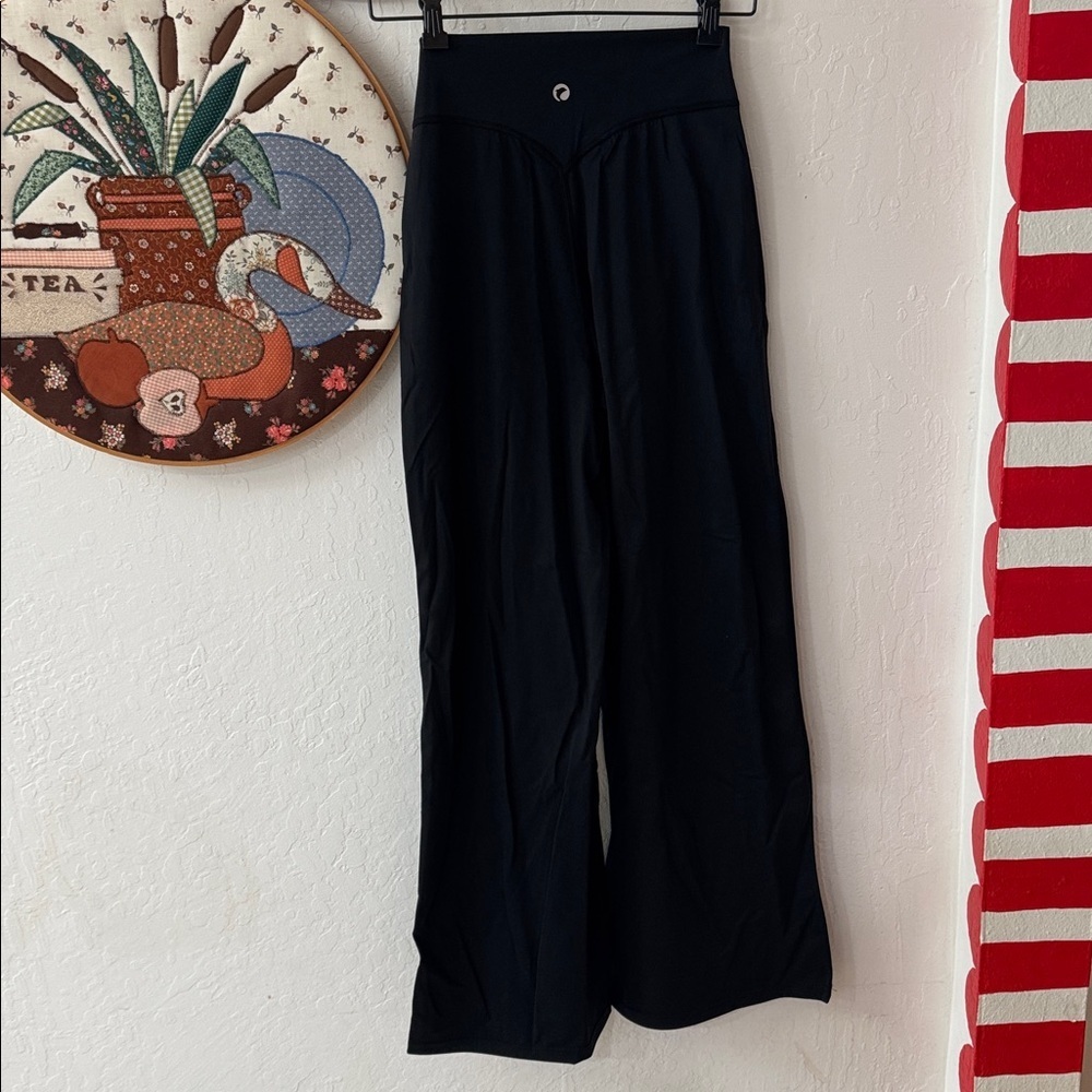 OQQ Medium Black Flare Wide Leg Pull On Athletic Casual Pants NEW - Picture 4 of 4